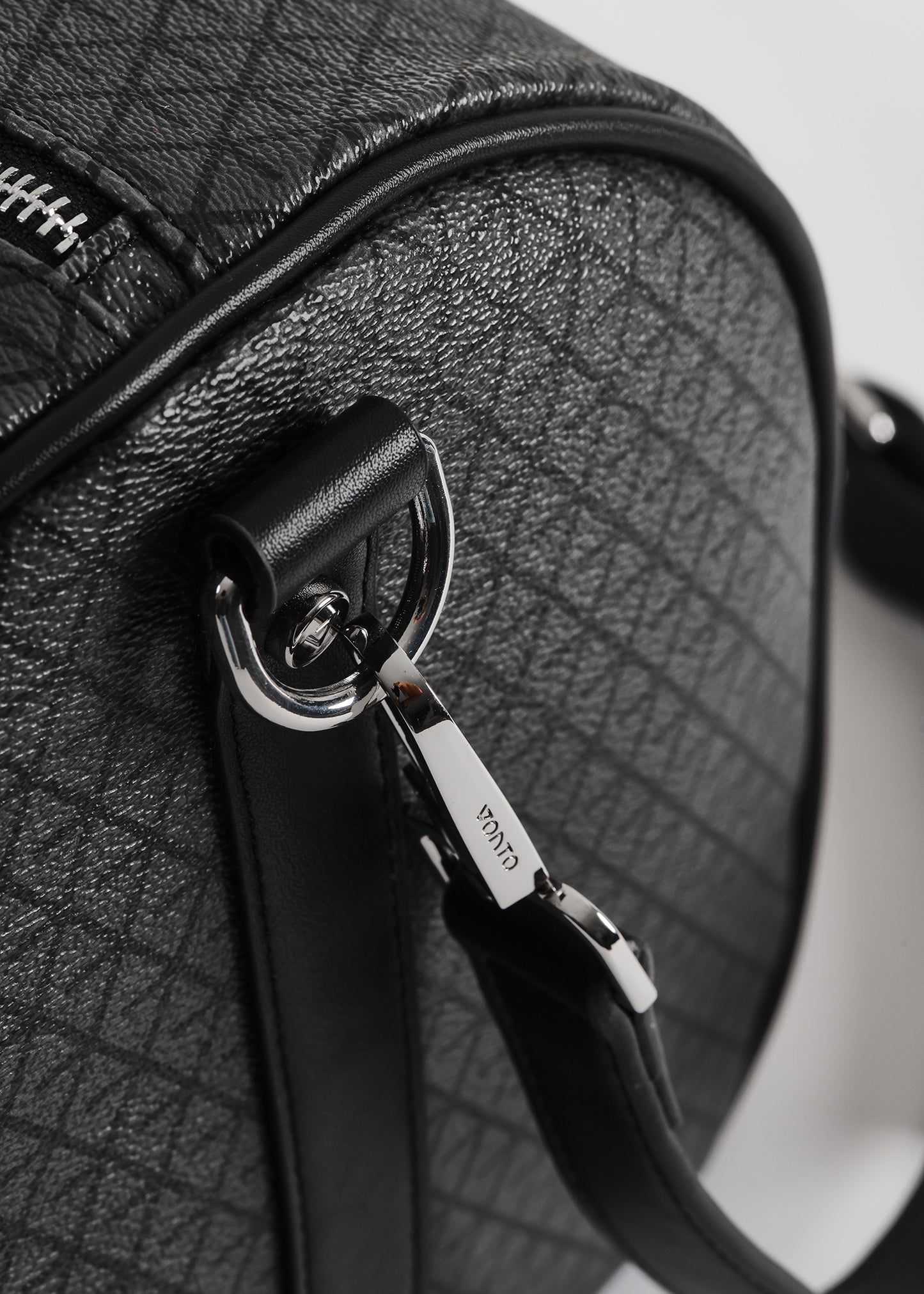 حقيبة سفر دفل