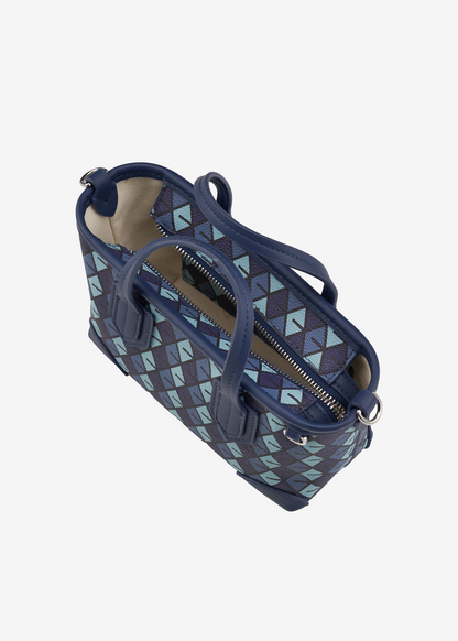 حقيبة حمل صغيرة